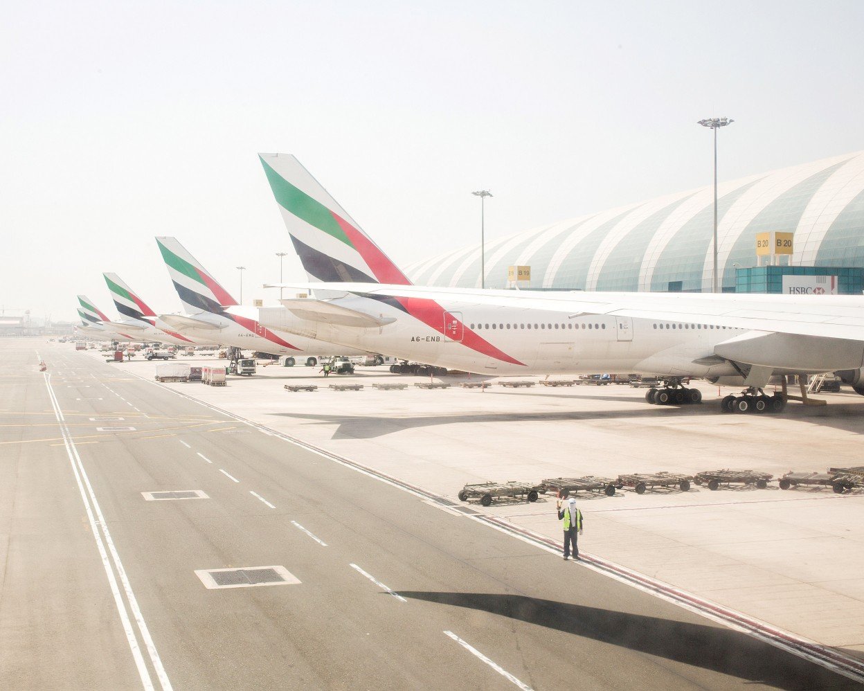 Sean-Fennessy-Dubai-International-Airport_001