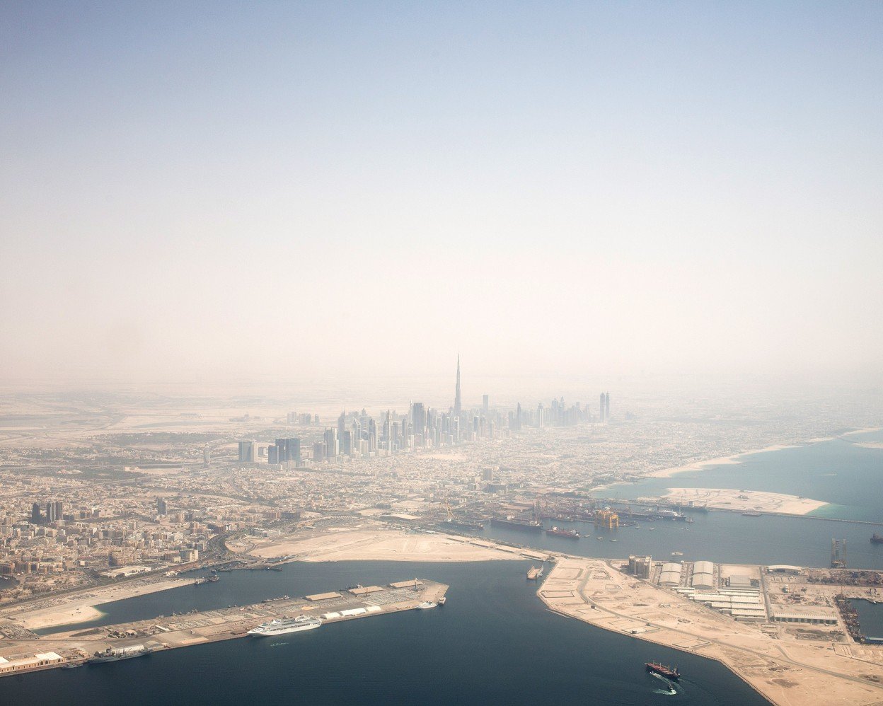 Sean-Fennessy-Dubai-International-Airport_006